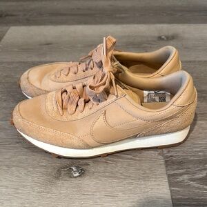Nike Tan Sneakers